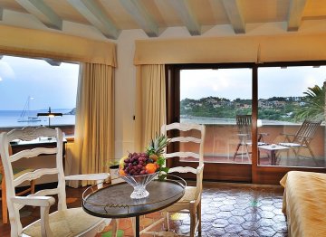 prestige kamer met fantastisch uitzicht over zee - oost sardinie.jpg
