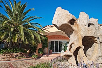 sardinie - hotel aan zee - ginestre porto cervo (1).jpg