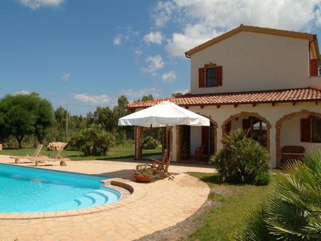vakantiehuis sardinie - villa ulivo met zwembad - alghero (4).jpg