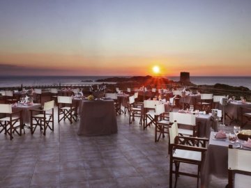 6_torreruja_hotel_sardinie_sardinia4all.jpg