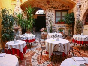 Palathos Anticos Hotel