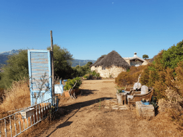 vakantie-sardinie-herders-hutjes-essenza (3).png