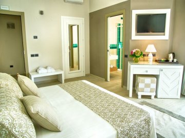 suite-in-boutique-hotel-eliantos-sardinie (2).jpg