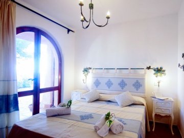 12-persoons-vakantiehuis-sardinie-sardinia4all (1).jpg