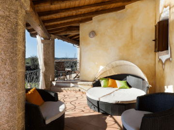 vakantiehuis met zwembad op sardinie - villa capo coda cavallo (30).png