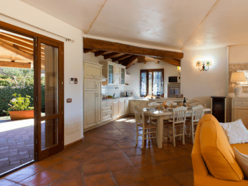 vakantiehuis met zwembad op sardinie - villa capo coda cavallo (11).png
