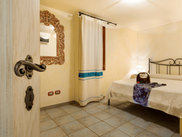 vakantiehuis met zwembad op sardinie - villa capo coda cavallo (40).png