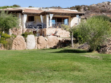 vakantiehuis met zwembad op sardinie - villa capo coda cavallo (25).png