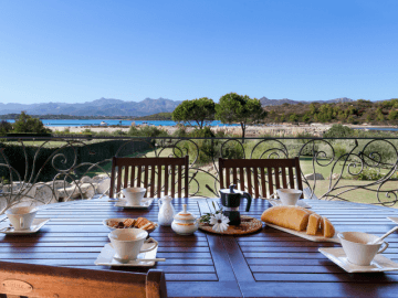 vakantiehuis met zwembad op sardinie - villa capo coda cavallo (7).png
