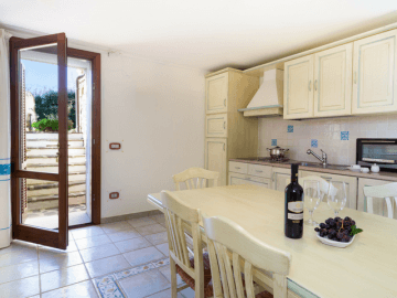 vakantiehuis met zwembad op sardinie - villa capo coda cavallo (36).png