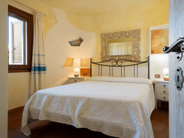 vakantiehuis met zwembad op sardinie - villa capo coda cavallo (16).png