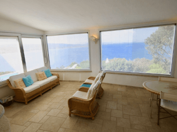 villa aan zee op sardinie.png