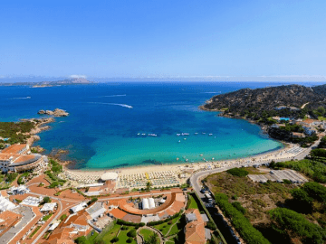 il cormorano hotel baia sardinia sardinien.png
