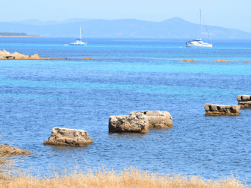 casa capo comino siniscola sardinien - sardinia4all (3).png