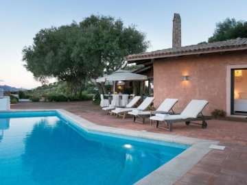 luxe villas sardinie- villa milaggiu - sardinia4all (10).jpg