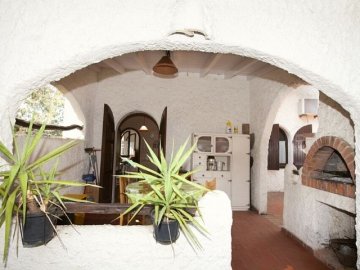 villa wanda di capitana, cagliari sardinien - sardinia4all (10).jpg