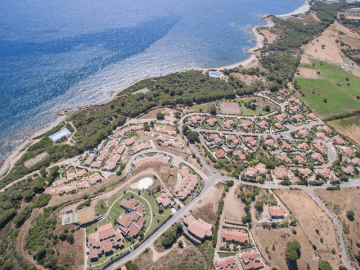 vakantie appartementen budoni met zwembad en aan zee (2).png