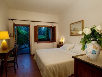 nora club hotel pula sardinien - sardinia4all.jpg