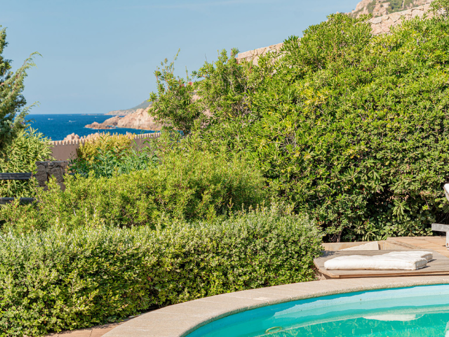 vakantiehuis met zwembad - costa paradiso - sardinie - sardinia4all (42).png