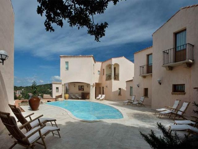 Zwembad - Hotel Arathena - San Pantaleo - Sardinië