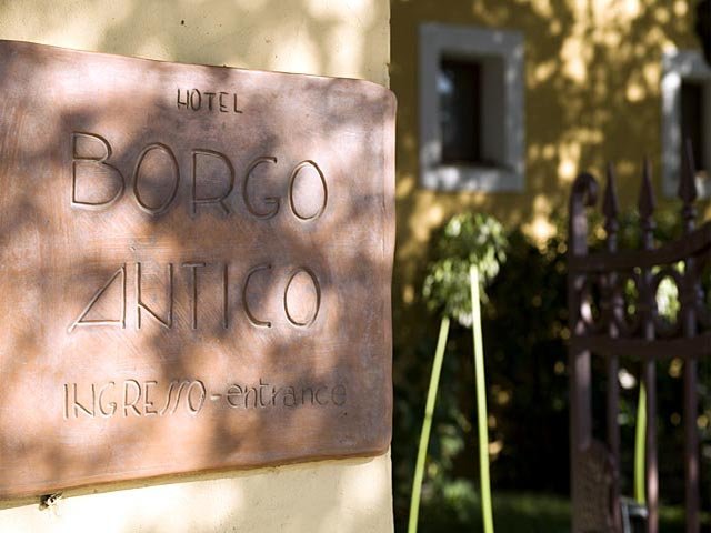 Entree -  Borgo Antico Hotel - San Pantaleo - Olbia