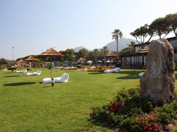 Sfeervol gazon - Hotel Corte Rosada in Alghero