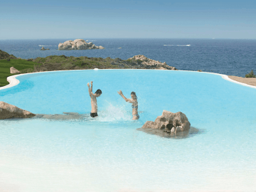 luxe resorts sardinie - resort erica aan zee in noord sardinie (4).jpg