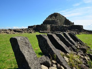 su nuraxi barumini - nuraghe sardinien.jpg
