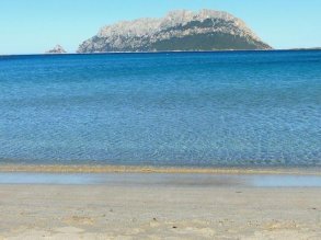 Porto Istana - Der spektakuläre Badestrand von Porto Istana auf der Landzunge Capo Ceraso mit seinem puderweichen Sand