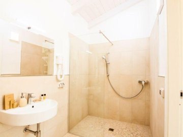 La Vinia Bed and Wine Alghero (15).jpg