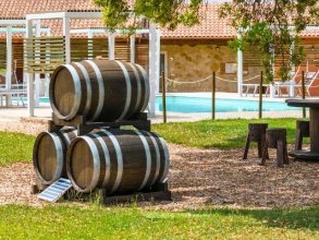 La Vinia Bed and Wine Experience