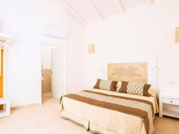 La Vinia Bed and Wine Alghero (7).jpg