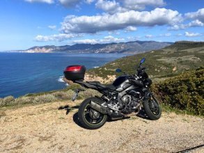 Sardinien im Mai – blühende Natur, ruhige Strände und erste Badetage