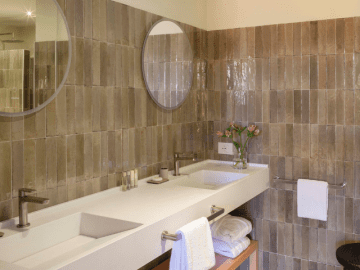 Is Molas Resort (4).png