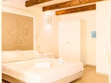 La Vinia Bed and Wine Alghero (10).jpg